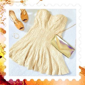 💞 Romantic Lace Mini Dress